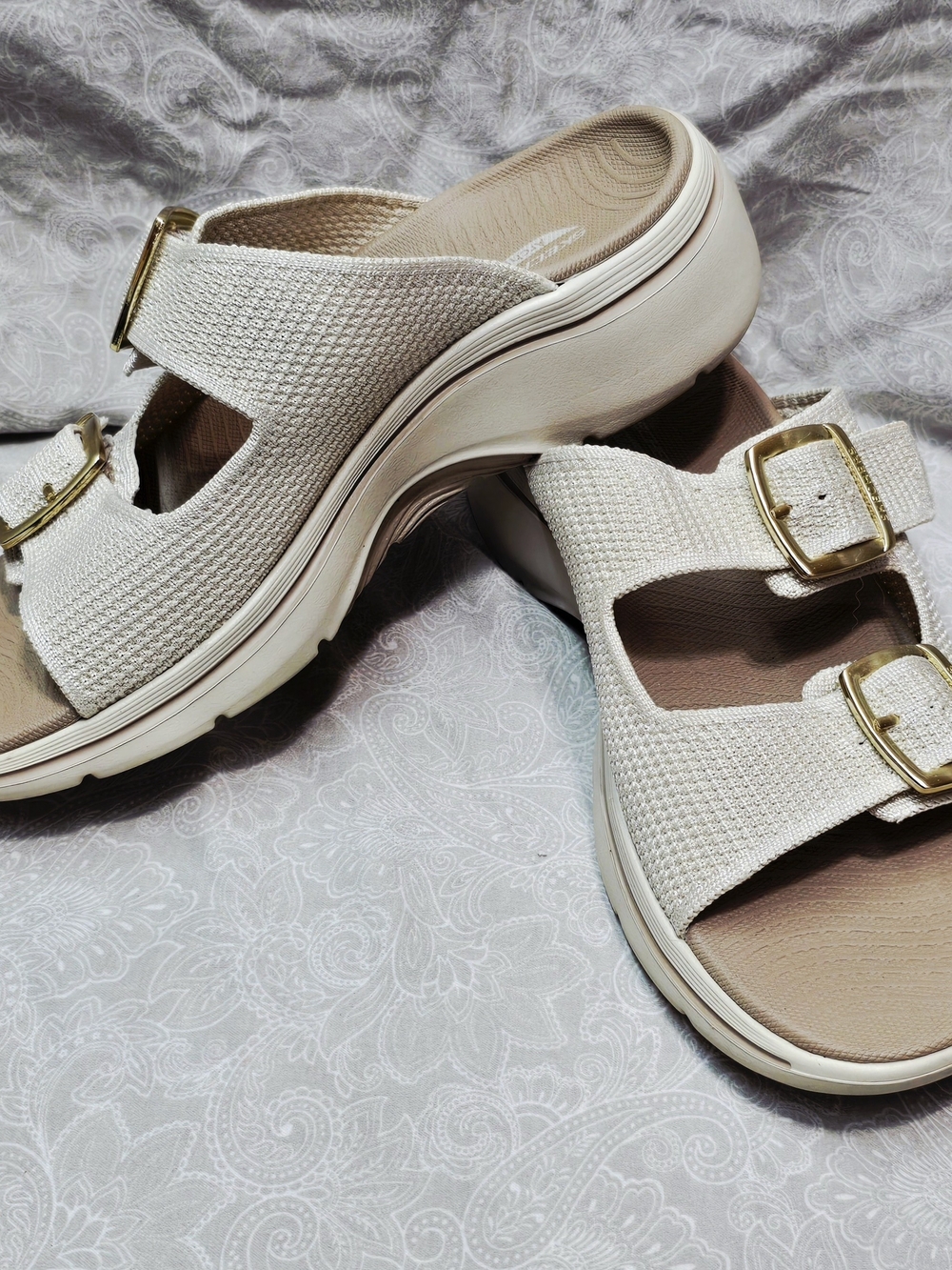 Skechers GO WALK Arch Fit 2.0 Chloe Sandals Natural Gold Buckle Women's Size 10
